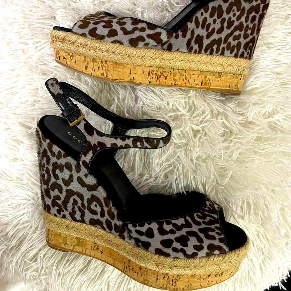 Gucci Leopard Print Calf Hair Espadrille Wedge Sandal shoes size 9.